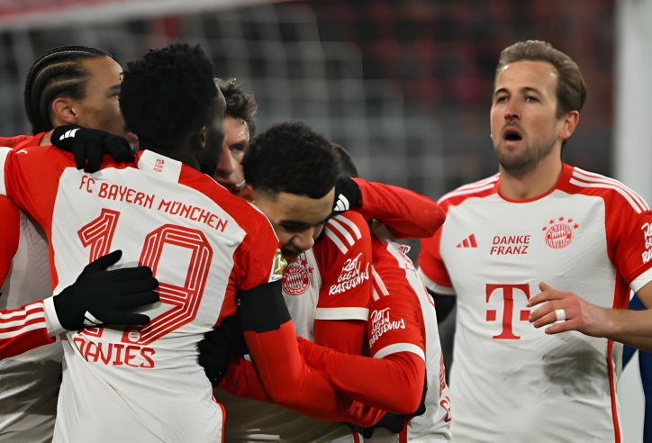 Bayern giành chiến thắng tưng bừng trong ngày tưởng nhớ Beckenbauer