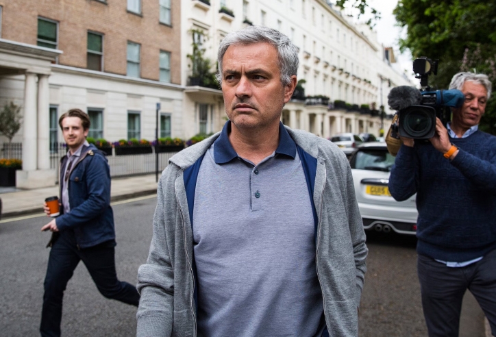 Ngã ngũ vụ Mourinho tái ngộ Ronaldo làm HLV lương cao số 1 thế giới