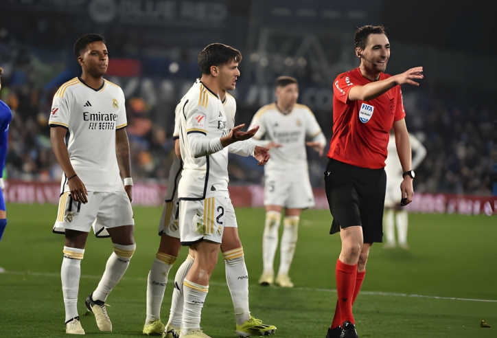 Real Madrid trả giá đắt khi trở lại đầu bảng La Liga