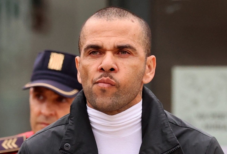 CHÍNH THỨC: Dani Alves được thả tự do