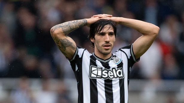 Sandro Tonali nhận tin dữ trong khi bị cấm thi đấu