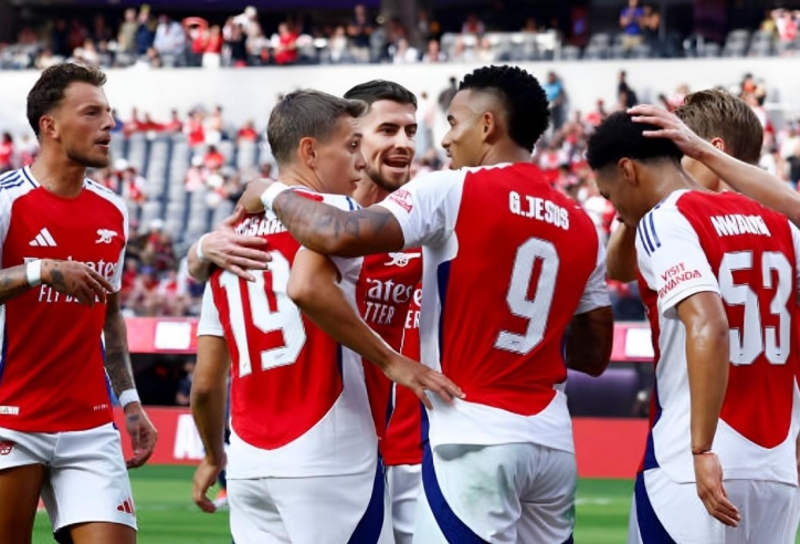 Bộ đôi Brazil tỏa sáng, Arsenal ngược dòng đánh bại Man Utd