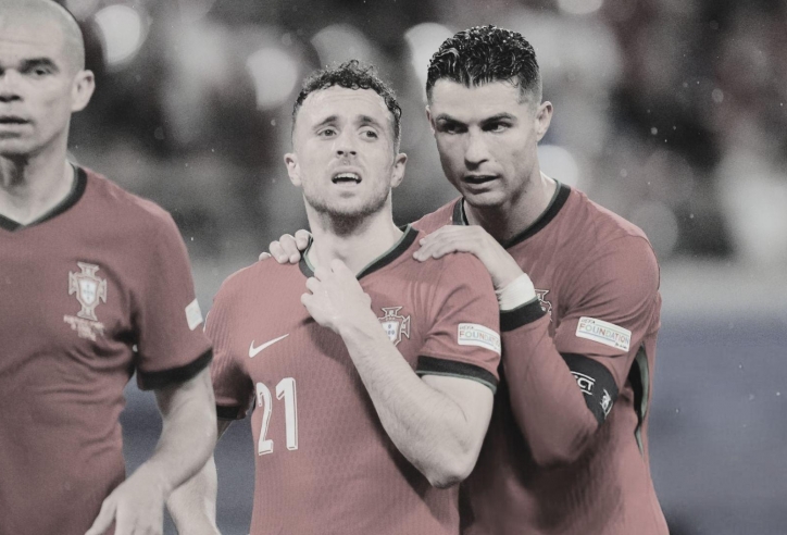 Ronaldo hủy nghỉ hè để tưởng nhớ Diogo Jota