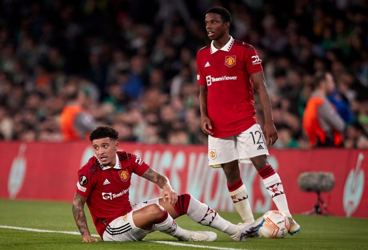 Man Utd chuẩn bị 'kích nổ' thương vụ kép