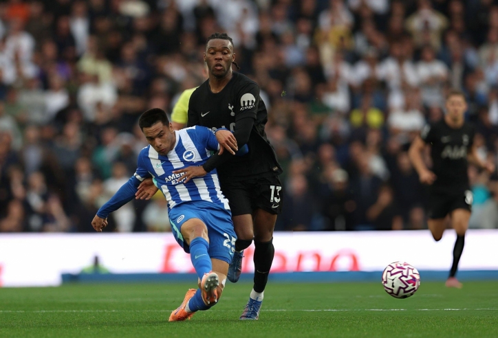 Đôi công rực lửa, Brighton rơi 2 điểm trước Tottenham