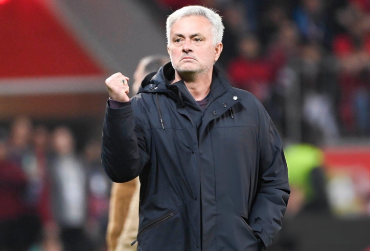 Jose Mourinho khuấy đảo trong ngày 'ra mắt' Benfica