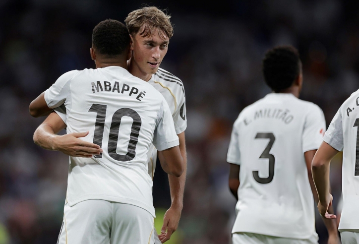 Real Madrid dính 'virus FIFA '