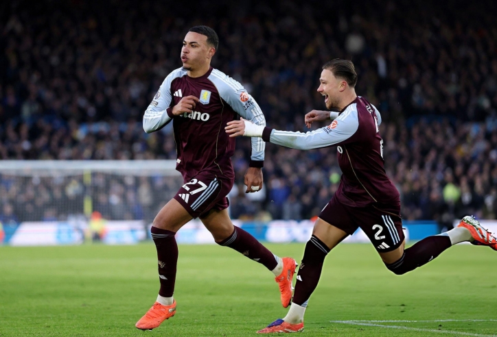 Đánh bại Leeds, Aston Villa vào top 4 Ngoại hạng Anh