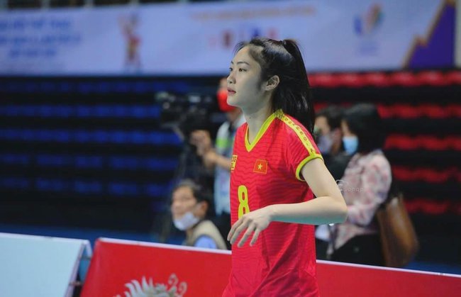 Tin thể thao 28/10: Sao bóng chuyền Việt Nam bất ngờ lên báo Thái