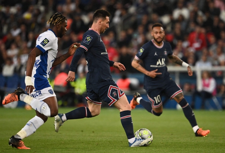 Messi thiếu may mắn thế nào tại PSG ?