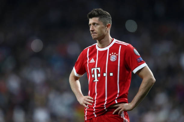 Lewandowski bị 'cấm rời' khỏi Bayern Munich để tới Barca?