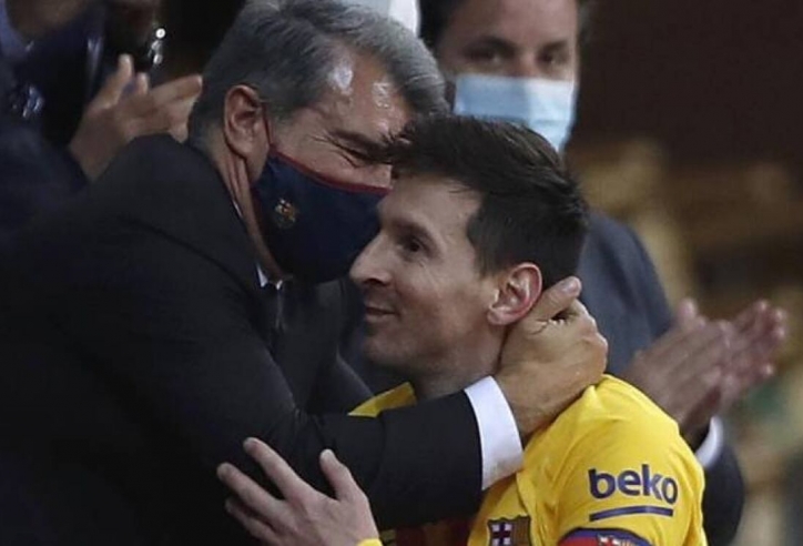 Chủ tịch Barca chính thức tuyên bố về tương lai Messi
