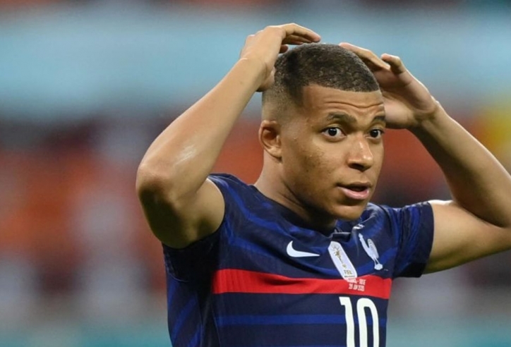 Huyền thoại MU đã 'tiên đoán' được quả penalty thảm họa của Mbappe