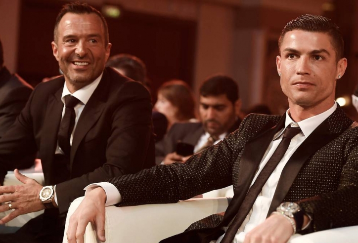 Người đại diện có mặt, Ronaldo ký hợp đồng mới có thời hạn 2 năm?