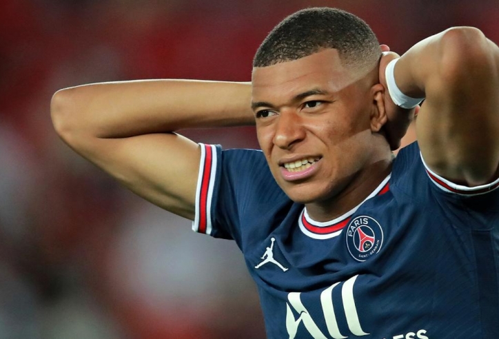 HLV Ancelotti tuyên bố một câu khiến Mbappe bắt đầu lo lắng
