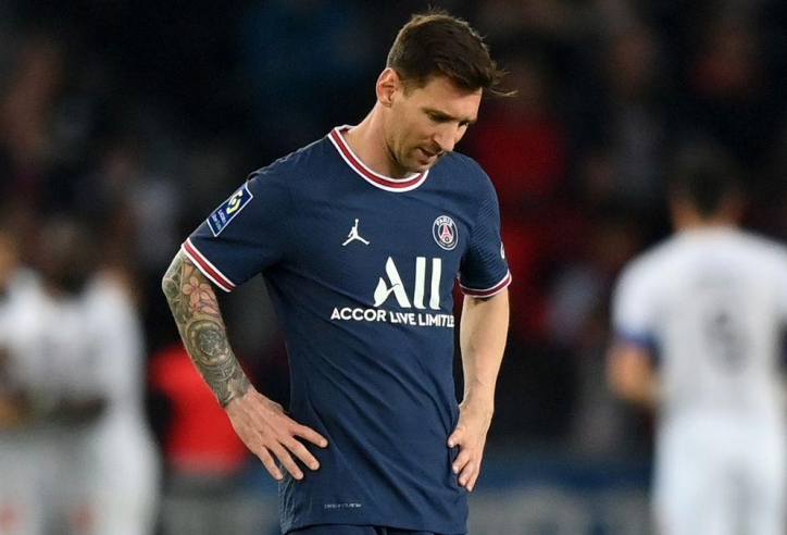 Messi không hay bằng Ronaldo, không xứng đáng với QBV 2021?