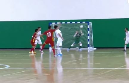 VIDEO: Pha đá phạt cực quái, biến hàng thủ Lebanon thành những gã hề của ĐTVN