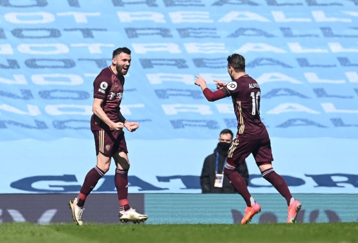 Man City thua bẽ bàng trên sân nhà