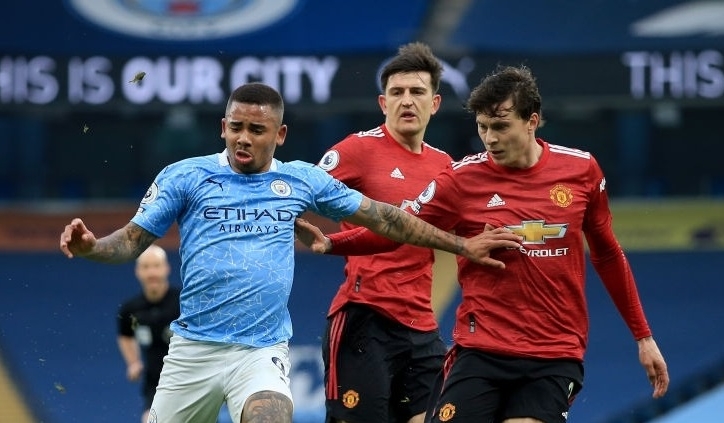 MU tính trả đũa Man City sau 12 năm