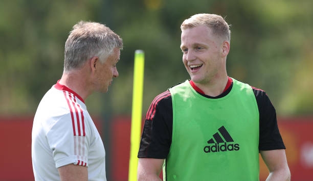 Van de Beek được bênh vực trong vụ việc với Solskjaer