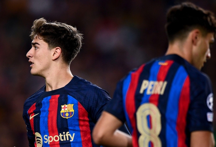 Barcelona khó khăn, Bayern sẵn sàng 'đục nước béo cò'