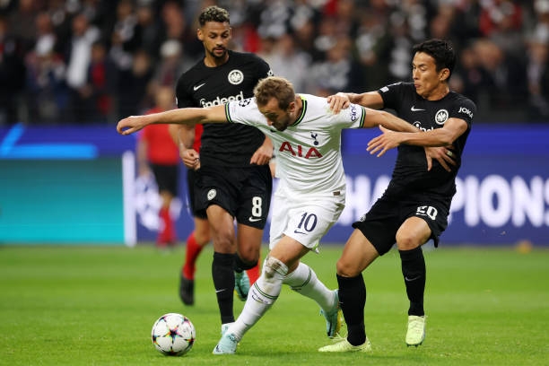Thi đấu bạc nhược, Tottenham cùng Conte 'chết đuối' giữa biển lớn Champions League