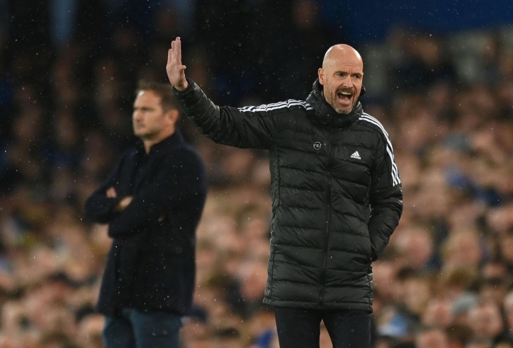 HLV Ten Hag không ăn mừng dù MU thắng Everton
