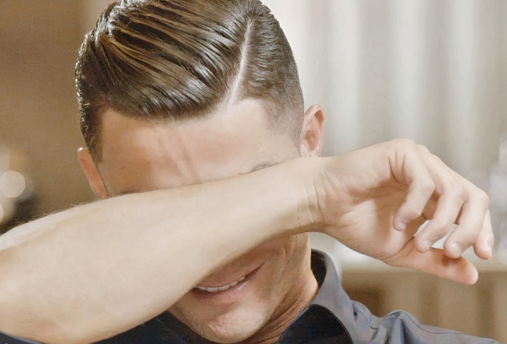 Ronaldo bật khóc nức nở, lộ sự thật đau lòng về MU và gia đình