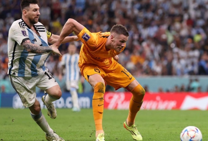 Bí tiền đạo cắm, MU tính gây sốc với 'sát thủ' suýt khiến Messi ôm hận