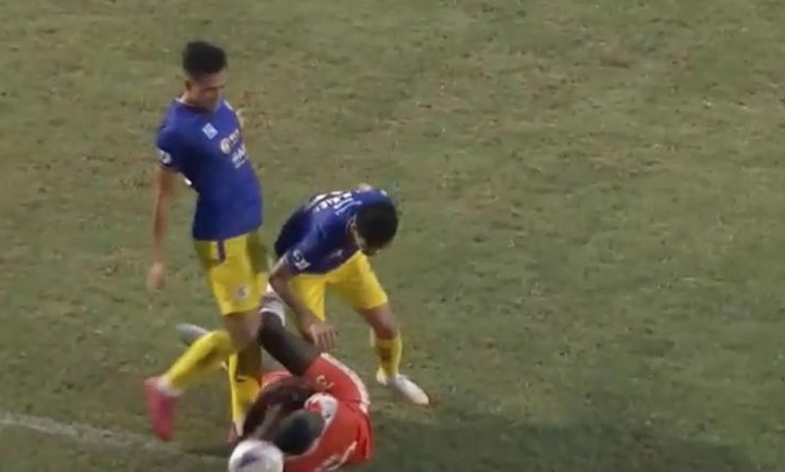 CĐV Việt Nam: 'Đá xấu như Việt Anh thì nên loại khỏi ĐTVN'