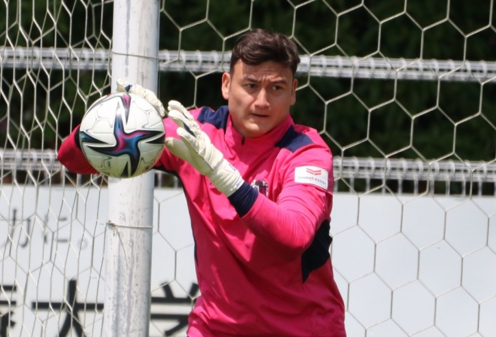 Đặng Văn Lâm đạt 'cột mốc đáng nhớ' ở J.League