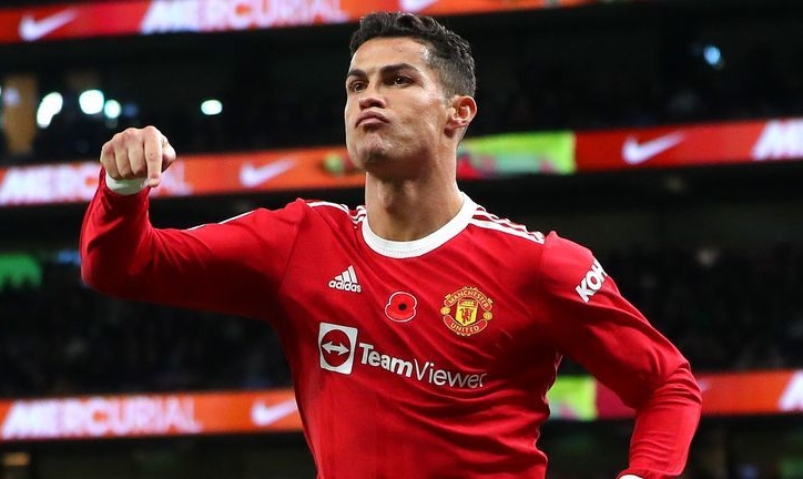 Lịch thi đấu bóng đá hôm nay 6/11: Derby thành Manchester