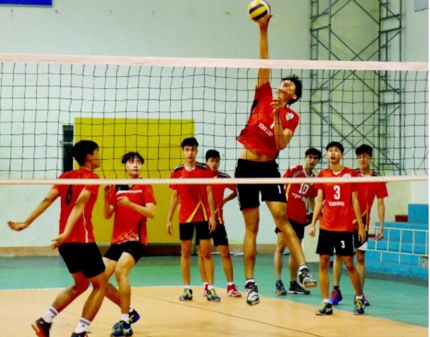 Đội bóng chuyền Vĩnh Long mang cầu thủ cao 2m14 đến tham dự giải VĐQG 2022