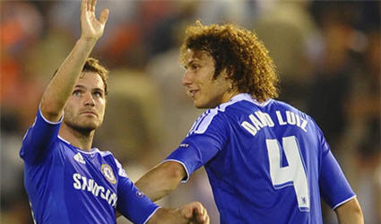 Barcelona tính 'cuỗm' bộ đôi Mata và Luiz từ Chelsea