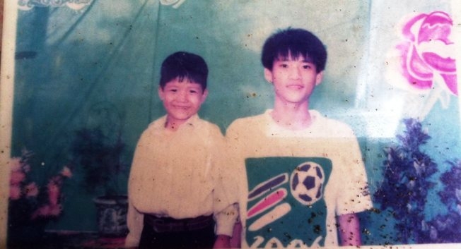 Công Vinh chia sẻ ảnh 'độc' thời niên thiếu nghèo khó