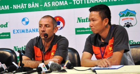 HLV Guillaume: Mục tiêu của U19 Việt Nam là VCK U19 châu Á 2014