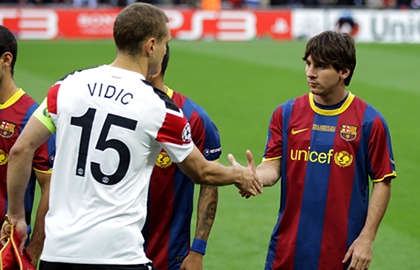 Vidic tháo chạy khỏi 'con tàu đắm' Man United, Barca nhảy vào cuộc