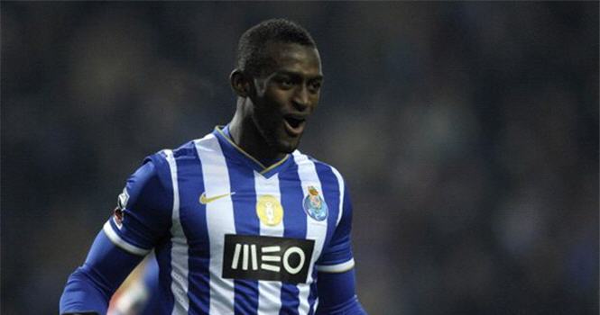 Arsenal nhắm Jackson Martinez