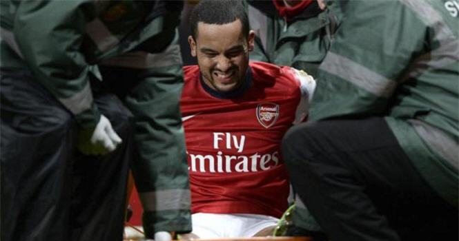 Từ chấn thương của Walcott: Người Anh luôn gặp 'xui' ở giải đấu lớn