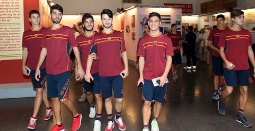 U19 AS Roma “xả hơi” trước trận đấu quyết định với U19 Nhật Bản