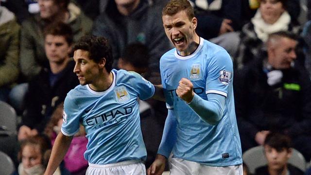Newcastle 0-2 Man City: Cướp ngôi đầu của Chelsea