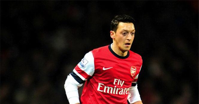 Ancelotti thừa nhận sai lầm khi bán Ozil