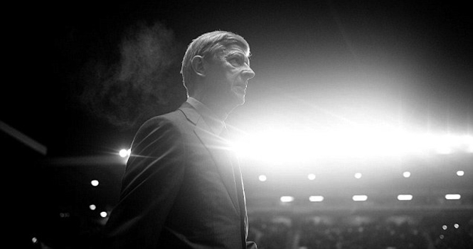 Hợp đồng của Wenger với Arsenal chưa thể công bố vì… Sagna