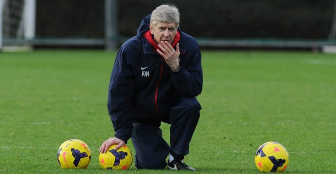 Các cầu thủ yêu cầu Arsene Wenger mua thêm tiền đạo
