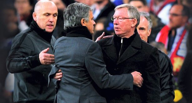 Mourinho phản ứng thông tin khóc khi không được thay thế Sir Alex