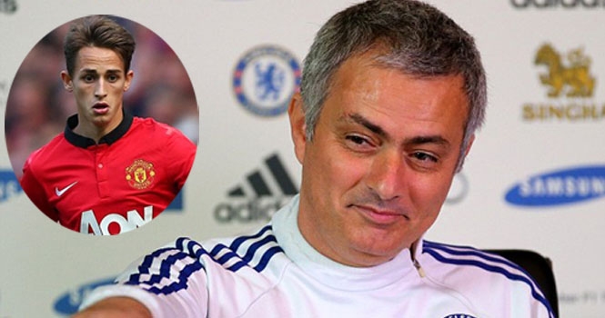 Mourinho “mỉa mai” đội hình của M.U trước đại chiến