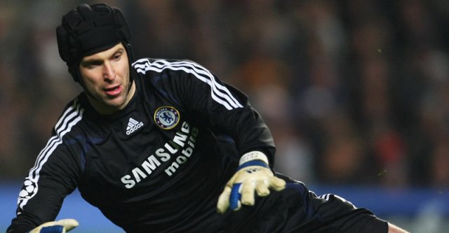 Video bóng đá: Pha xử lý ngẫu hứng của thủ thành Cech