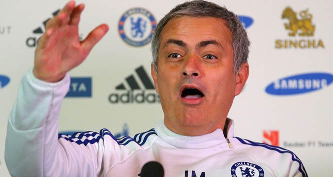 HLV Mourinho “xát thêm muối” vào nỗi đau của Man Utd
