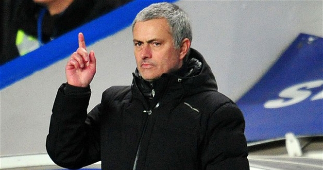 Jose Mourinho tới Paris phẫu thuật