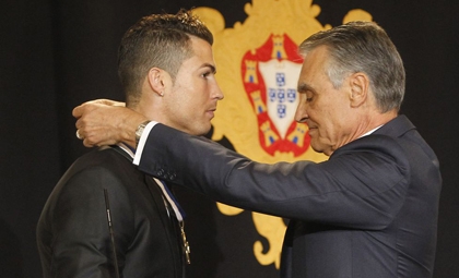 Cristiano Ronaldo chính thức nhận 'Huy hiệu Hoàng tử Henry'